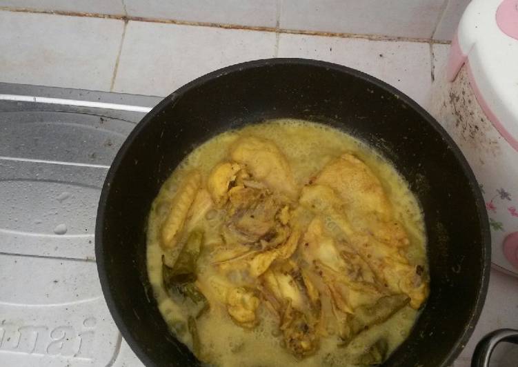 Ayam kampung ungkep bumbu kuning utk digoreng atau dipanggang