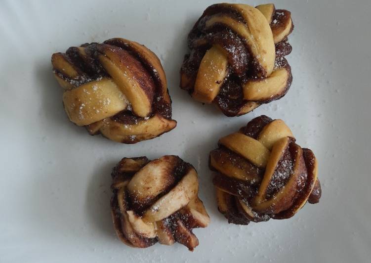 Steps to Make Homemade Cinnamon Roll