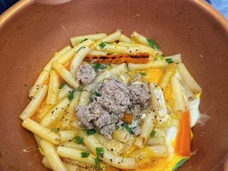Nui Chiên Trứng Pate