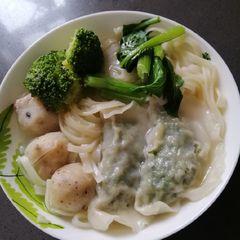 A picture of Fish Ball Udon.