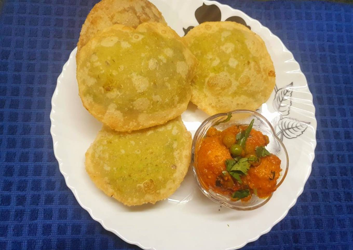 Peas Kachori or Koraishutir Kochuri
