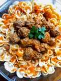 Pasta Seca con Salsa de Albóndigas de Carne