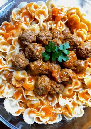 Una foto de Pasta Seca con Salsa de Albóndigas de Carne