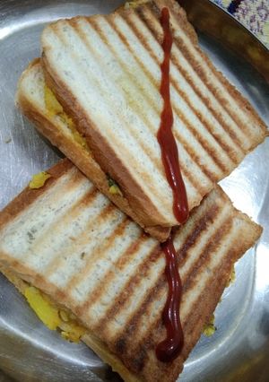 A picture of Leftover veg toast.