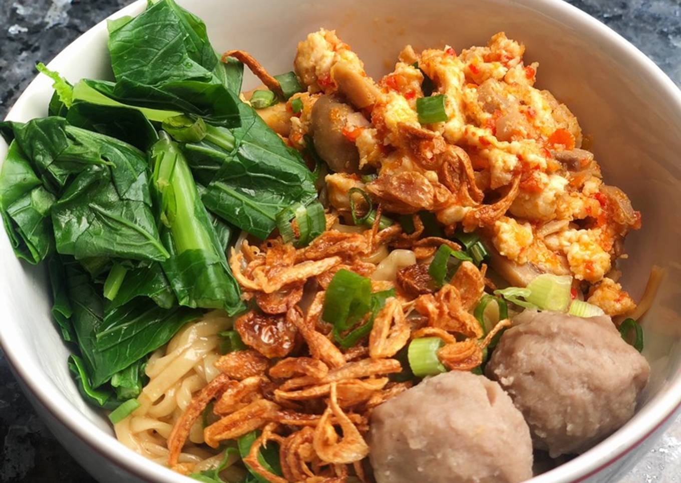 Mie ayam jamur rica
