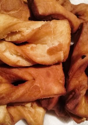 Una foto de Calzones rotos fritos 35 unidades 10x4cm