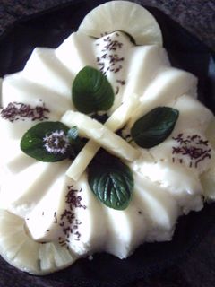 Una foto de Gelatina de piña y menta
