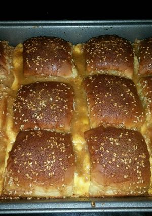 A picture of Cheesy Pull-Apart Sliders.