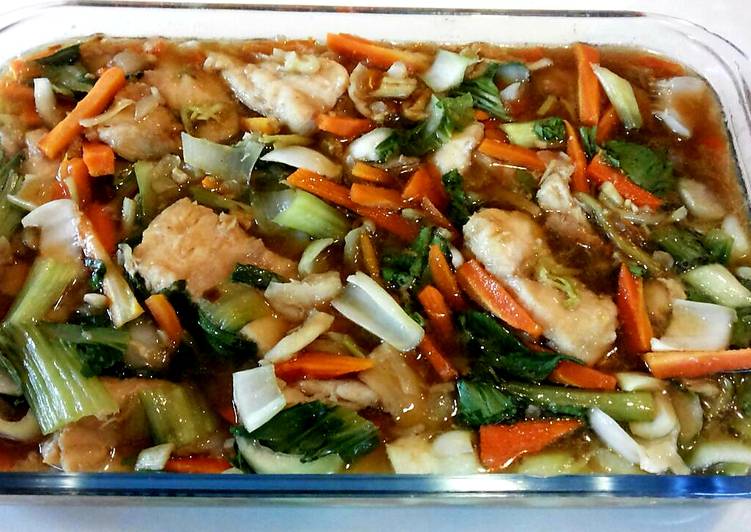 Recipe of Homemade Dory fillets and vegetables in soy-oyster sauce