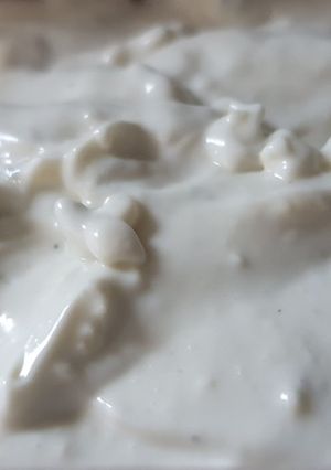 A picture of 5 min blue cheese dressing.