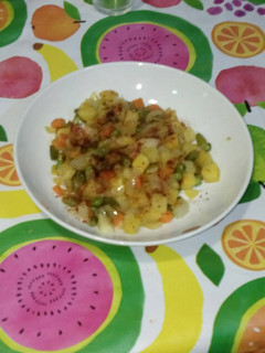 Una foto de Salteado de verduras al ajillo