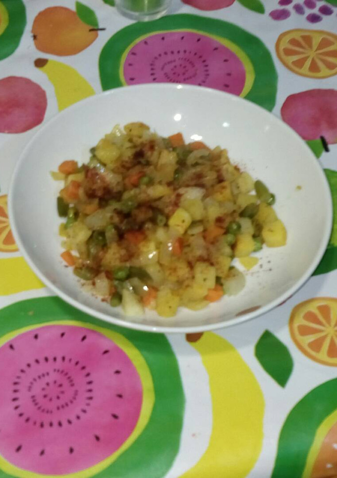 Una foto de Salteado de verduras al ajillo
