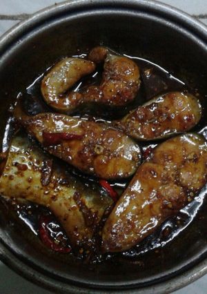 Hình của món Cá Ba Sa Kho Nghệ.