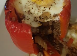 Foto resep Stuffed Paprika with teriyaki cheese minced beef and egg