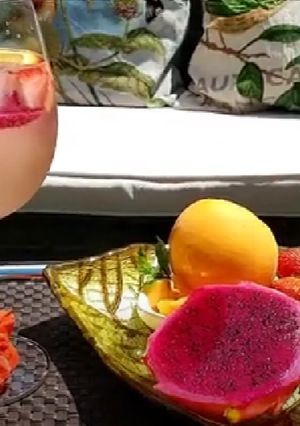 A picture of Cava Sangria.