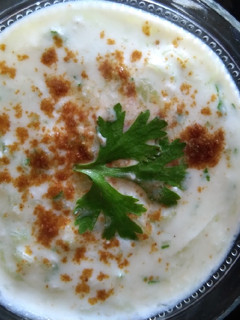 खीरा का रायता (kheera ka raita recipe in Hindi) रेसिपी मुख्य फोटो