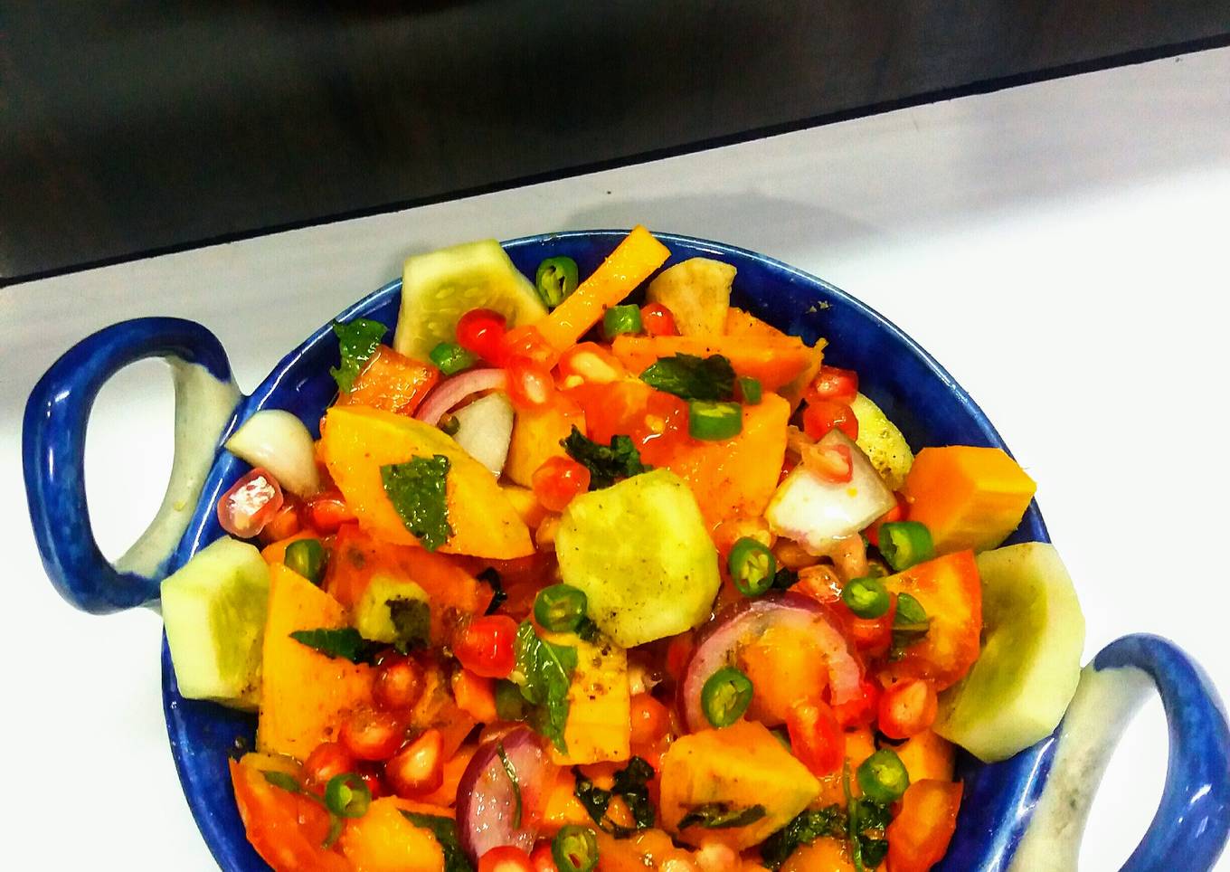 Mango salsa salad