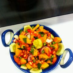 Mango salsa salad A picture of Mango salsa salad.
