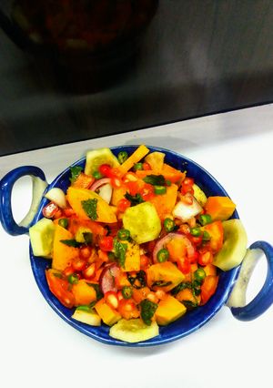 A picture of Mango salsa salad.