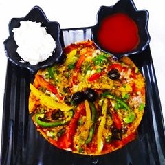A picture of Khakhra Pizza.