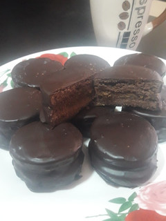 Una foto de Alfajores