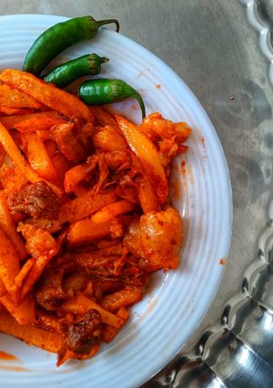 عکسی از دستور گوشت سرخ شده با سیب زمینی