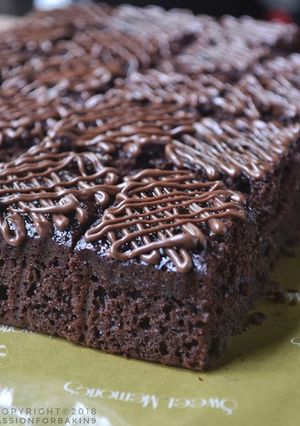 A picture of Eggless nutella chocolate cake.