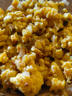 எக்கு பொடிமாஸ்(Egg podimaas) செய்முறை முக்கிய புகைப்படம்