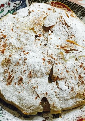 Una foto de Pastella de pollo بسطيلة بالدجاج