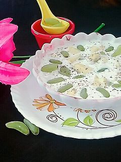 फ्रूट रायता (Fruit Raita Recipe in Hindi) रेसिपी मुख्य फोटो
