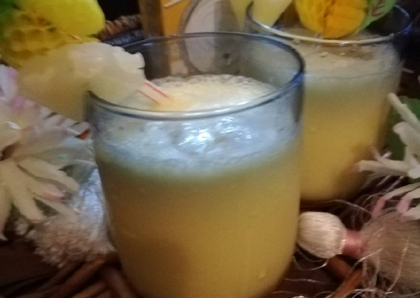 Pineapple coconut smoothie