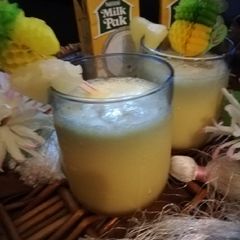 Pineapple coconut smoothie A picture of Pineapple coconut smoothie.