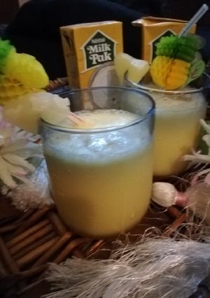 A picture of Pineapple coconut smoothie.