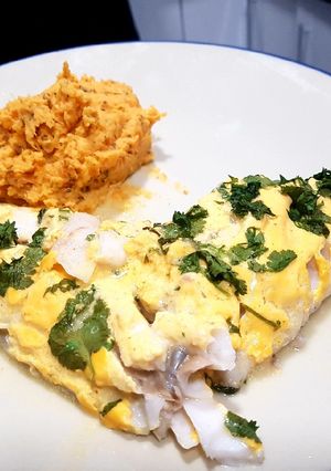 Foto principal de Merluza al horno en salsa de sriracha mayo y yogur