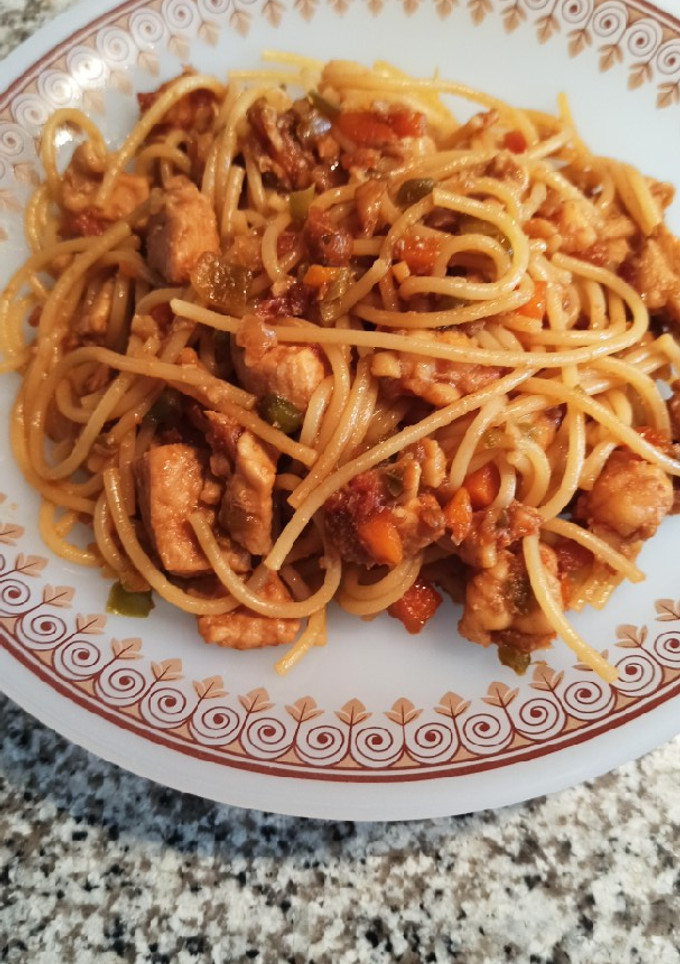 Una foto de Tallarines con salsa de soja
