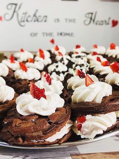 Foto di Zeppole cacao e fragole al forno