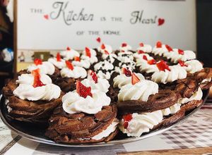 Foto di Zeppole cacao e fragole al forno
