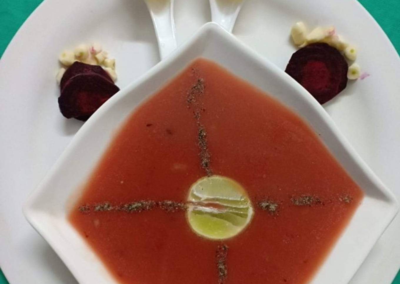 Garlic beetroot lemon soup