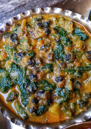 গুগলি দিয়ে পালং শাকের ডালনা(Gugli diye palong saager dalna recipe in Bengali) রেসিপির প্রধান ছবি