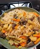 Phở xào bò và rau củ