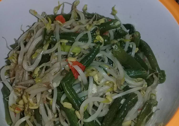 Oseng kacang panjang campur kecambah