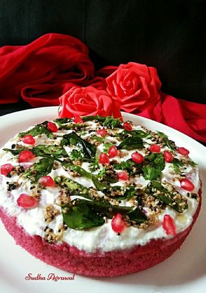 रेड वेलवेट रवा ढोकला (red velvet rava dhokla recipe in Hindi) रेसिपी मुख्य फोटो