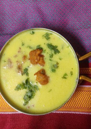 कढी पकोडा रेसिपी चे मुख्य फोटो