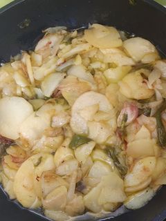 Una foto de Patatas a lo pobre🍳