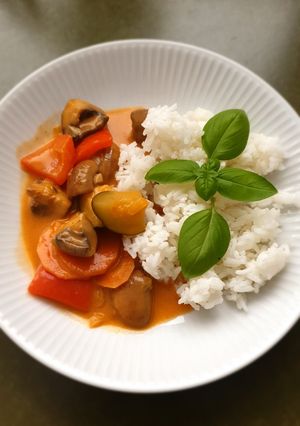 A picture of Mixed Vegetable in cream sauce.