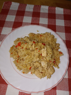 Una foto de Arroz con pollo y anacardos (Autocook)