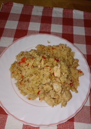 Una foto de Arroz con pollo y anacardos (Autocook)