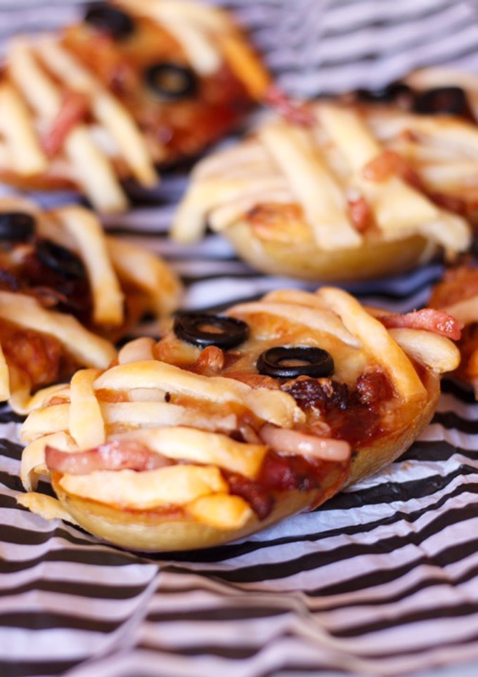 Una foto de Patatas-pizza momia para Halloween 👻