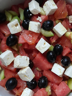 Foto de Salada de Tomate e Pepino com Feta
