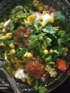 સમોસા ચાટ (Samosa Chaat Recipe In Gujarati) રેસીપી મુખ્ય ફોટો